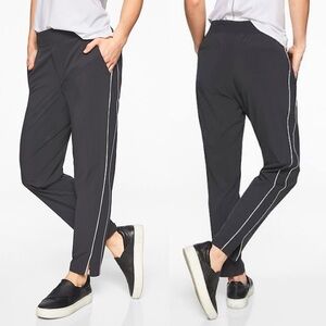 Athleta Pants Womens Size 2 Black Brooklyn Ankle Pull On Stretch Commuter Luxe